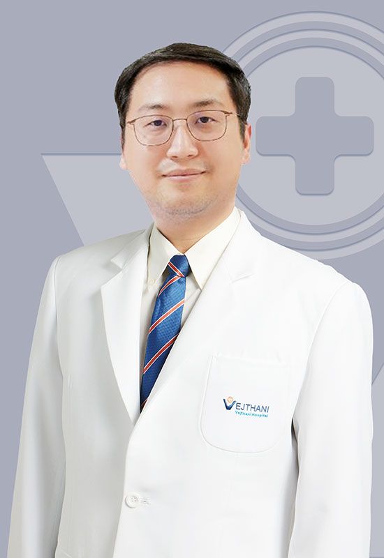 DR. KUNUT STAPHOLDEJA